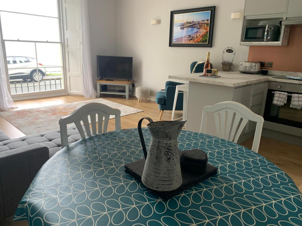 Beautiful Flat With Harbour Views تينبي المظهر الخارجي الصورة