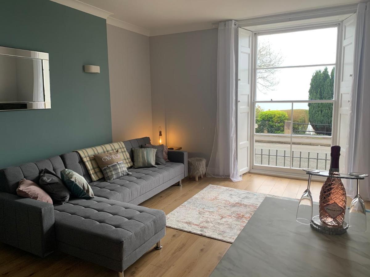Beautiful Flat With Harbour Views تينبي المظهر الخارجي الصورة