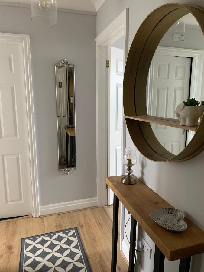 Beautiful Flat With Harbour Views تينبي المظهر الخارجي الصورة